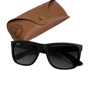 Ray-Ban Justin Classic Matte Black (Needs new lenses, selling as frames)